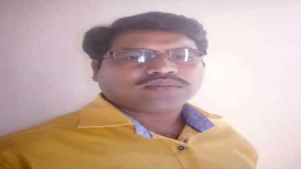 Sarpanch dies in road accident in Balrampur Ramanujganj