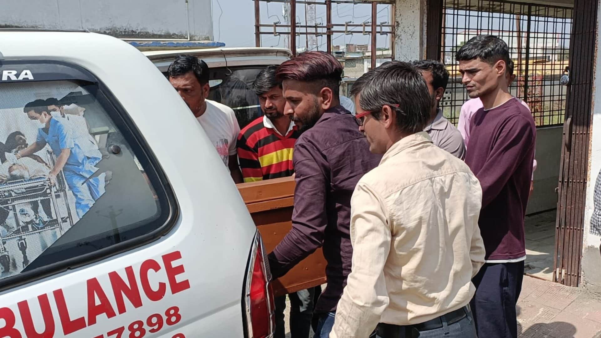 ड्यूटी पर तैनात वनकर्मी की सड़क दुर्घटना में मौत