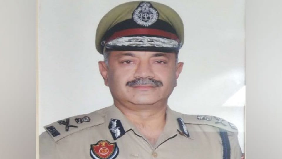 Investigation in providing security to fugitive during tenure of Former DGP Siddharth Chattopadhyay