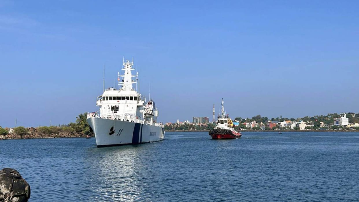 Indian Coast Guard ICG rescues Sri Lankan SLFV Kalpeni