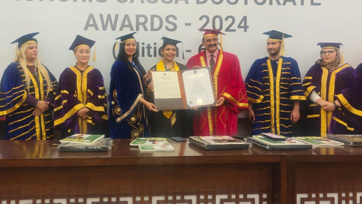 Indore's lady doctor honored, American University honored her