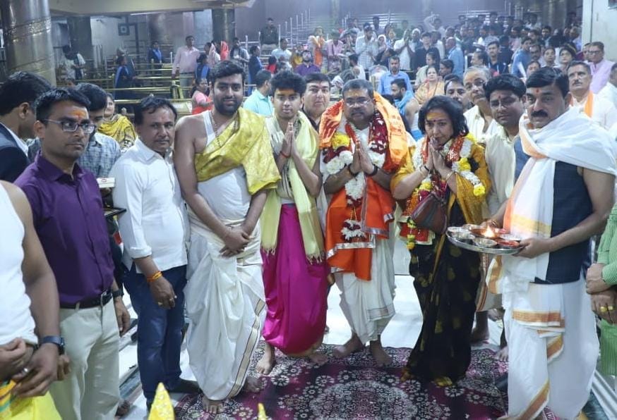 Nine-day festival of worship of Shiva begins, Mahakal becomes the groom, applies sandalwood mixed with saffron