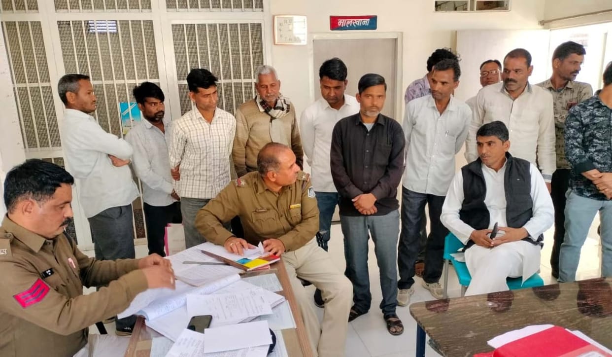 MP News: Took loan of Rs 11.75 lakh in Mandsaur, deposited Rs 10 lakh, still Rs 12 lakh outstanding