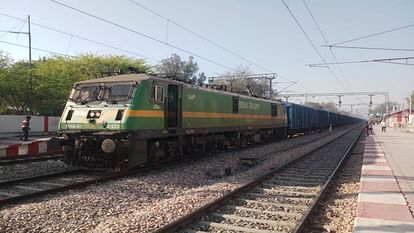 goods train got divided into two parts in Mathura due to which Mathura Bareilly railway route was disrupted