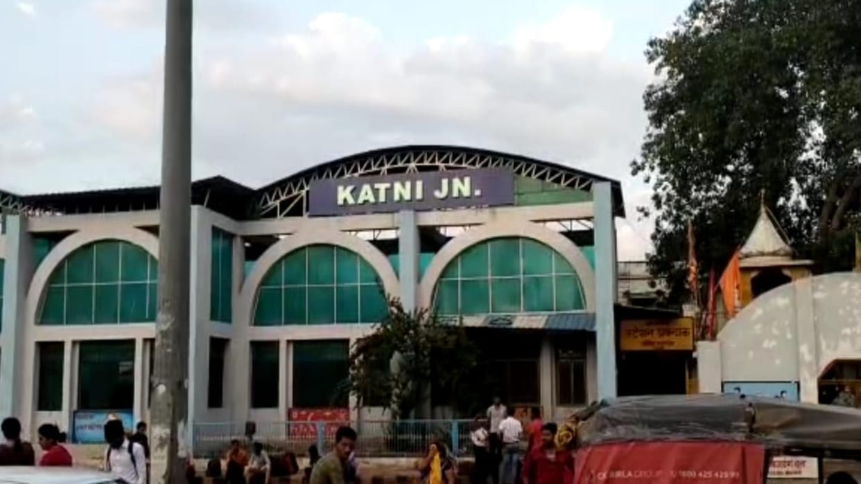 Katni Rail News 26 trains of Bilaspur route and one train of Bhopal canceled route of one changed
