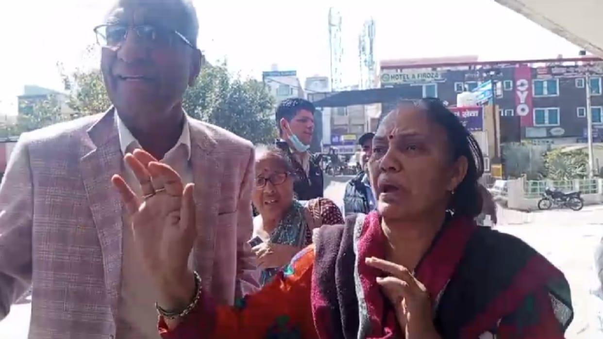 Former SDM and his wife beaten inside Civil Hospital in Hisar, incident captured in CCTV camera