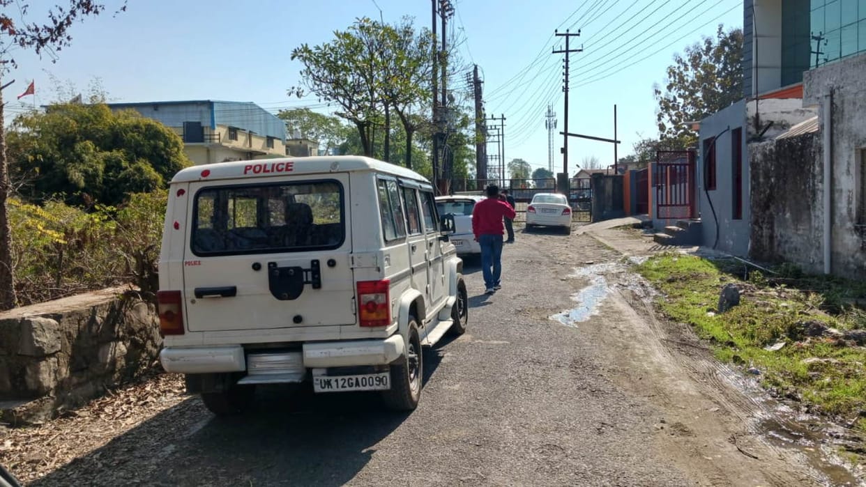 Telangana team raids pharma factory on suspicion of fake medicines Kotdwar Uttarakhand News in hindi