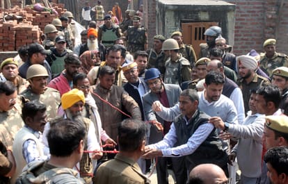 Rampur: Bullet had passed through student head, SDM and CO removed, action taken Inspector sub Inspector