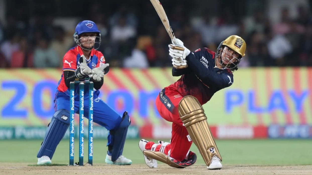 RCB vs DC WPL Live Score: Bangalore vs Delhi Today Women IPL Match Scorecard News in Hindi