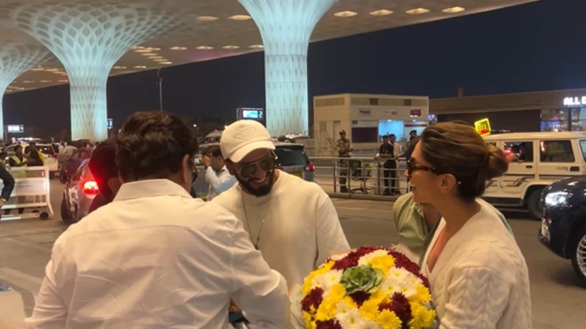 DEEPIKA PADUKONE RANVEER SINGH FLYING TO JAMNAGAR FOR PRE WEDDING FUNCTION OF ANANT AMBANI RADHIKA MERCHANT