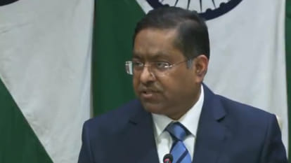 MEA: 'रूस में फंसे भारतीयों को लेकर गंभीर, धोखेबाजों को नहीं बख्शेंगे'; विदेश मंत्रालय के प्रवक्ता की दो टूक Foreign Ministry spokesperson Randhir Jaiswal: Several Indian have been duped to work in the Russian army