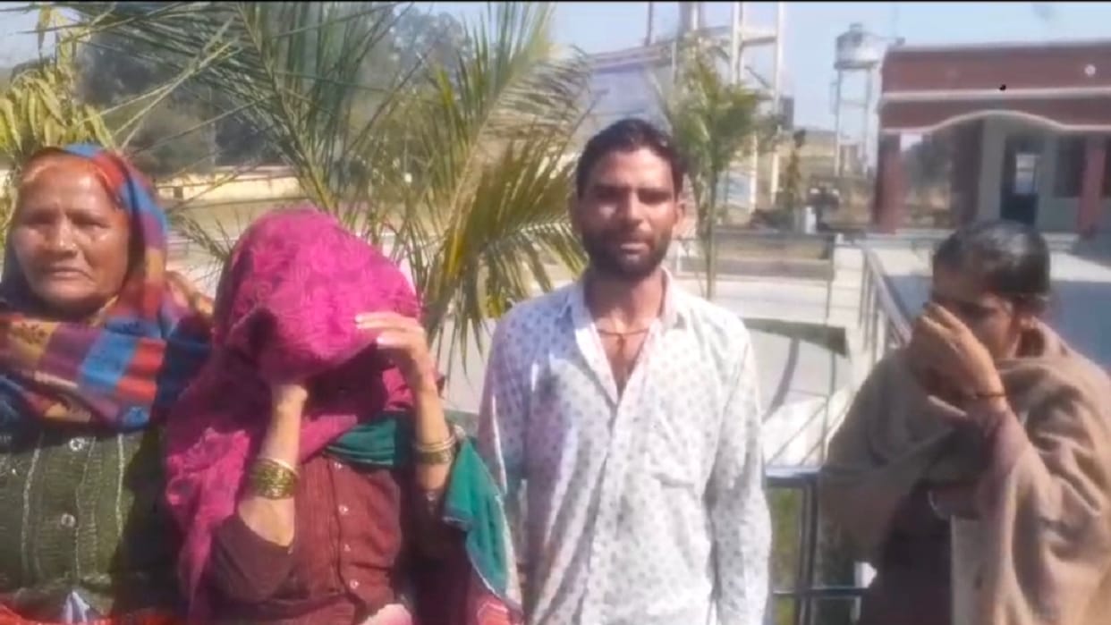 a man attempted self-immolation in SDM office in Bareilly