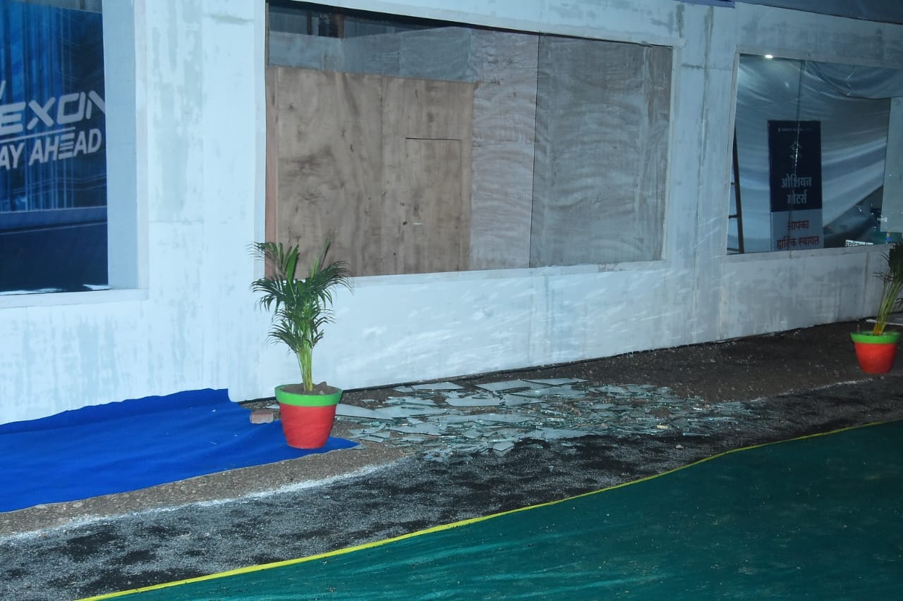 Ujjain: Storm devastates the Vikram Trade Fair of Vikramotsav, sheets of some shops were blown away