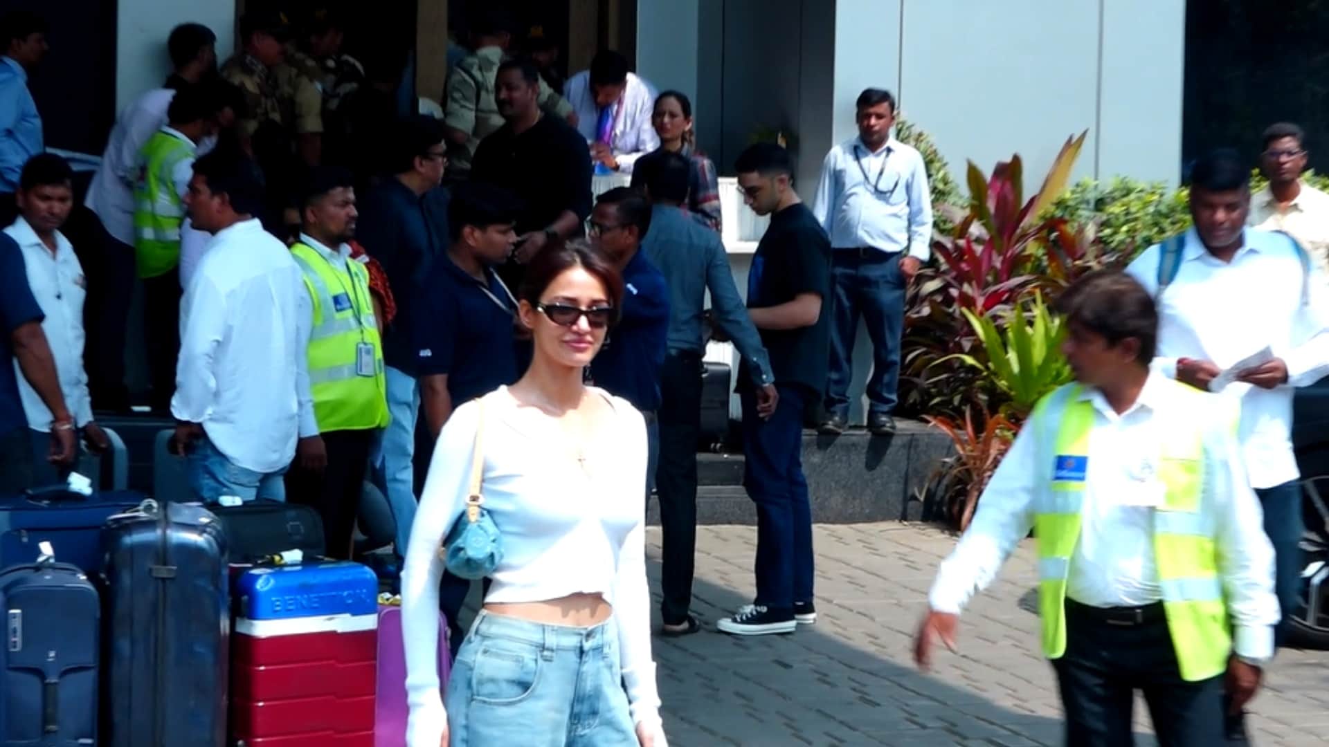 Anant ambani Radhika Merchant Pre Wedding kiara sidharth disha varun shahid sonali sara riteish genelia reach