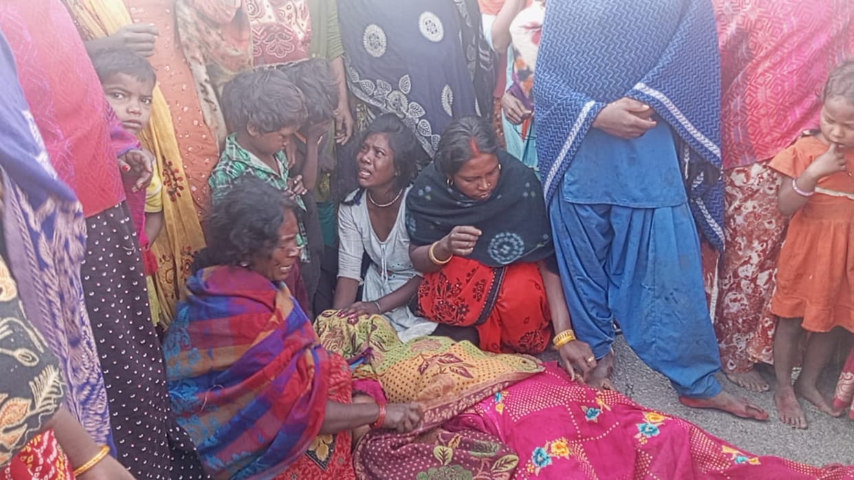 Bihar: Mother and son crossing the road in Gaya were crushed by Bolero vehicle, both died; uproar in protest
