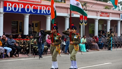 Beating Retreat Ceremony At BOP Octroi Suchetgarh between Jammu and Sialkot now hold four days a week