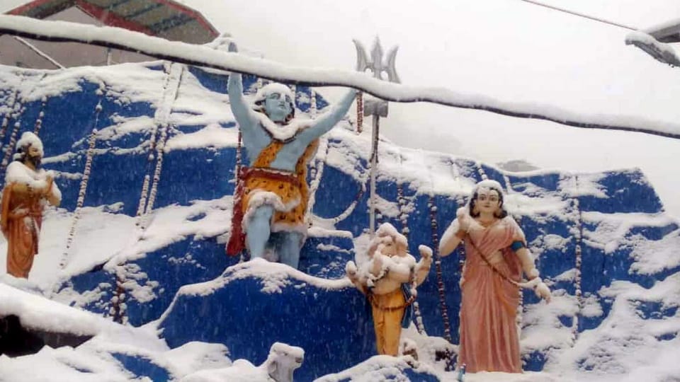 Uttarakhand Weather Snowfall again in Harsil Hemkund and Auli including Char Dham Photos