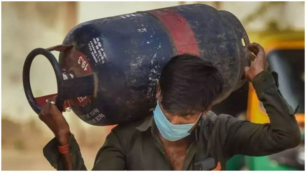 LPG Price Hike Price Of 19kg Commercial LPG Gas Cylinders Increased Know Details in Hindi