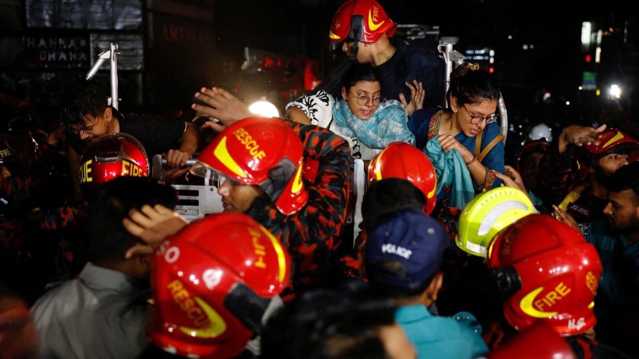 Bangladesh Massive Fire many killed know all updates in hindi