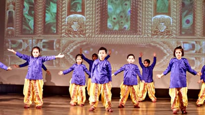 Gangagurukulam Play School: Children enthralled everyone with their retreat dance in the annual function.