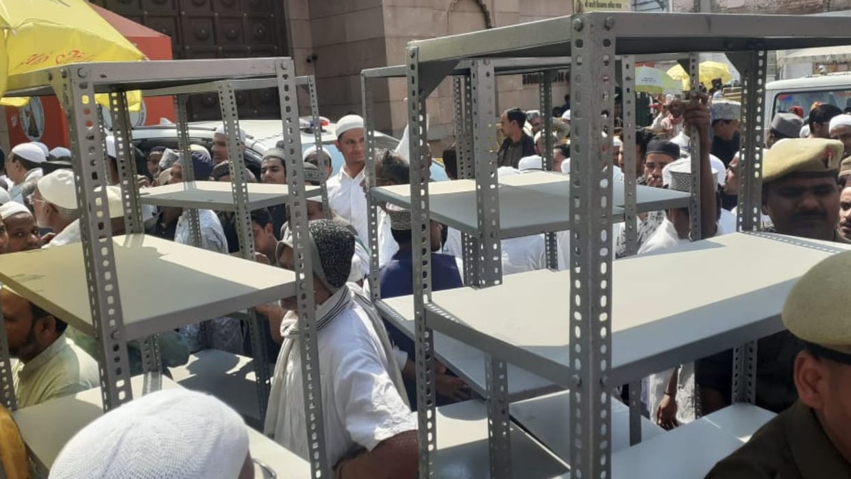 worshipers going inside the mosque with rack in gyanvapi varanasi