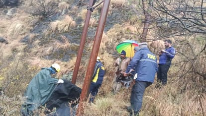 Badrinath Highway: सेलंग के पास हादसा, बाइक से जोशीमठ घूमने आए दो लापता युवकों के शव खाई में मिले Chamoli News Dead bodies of two youths found in a ditch who had come to visit Joshimath on bike