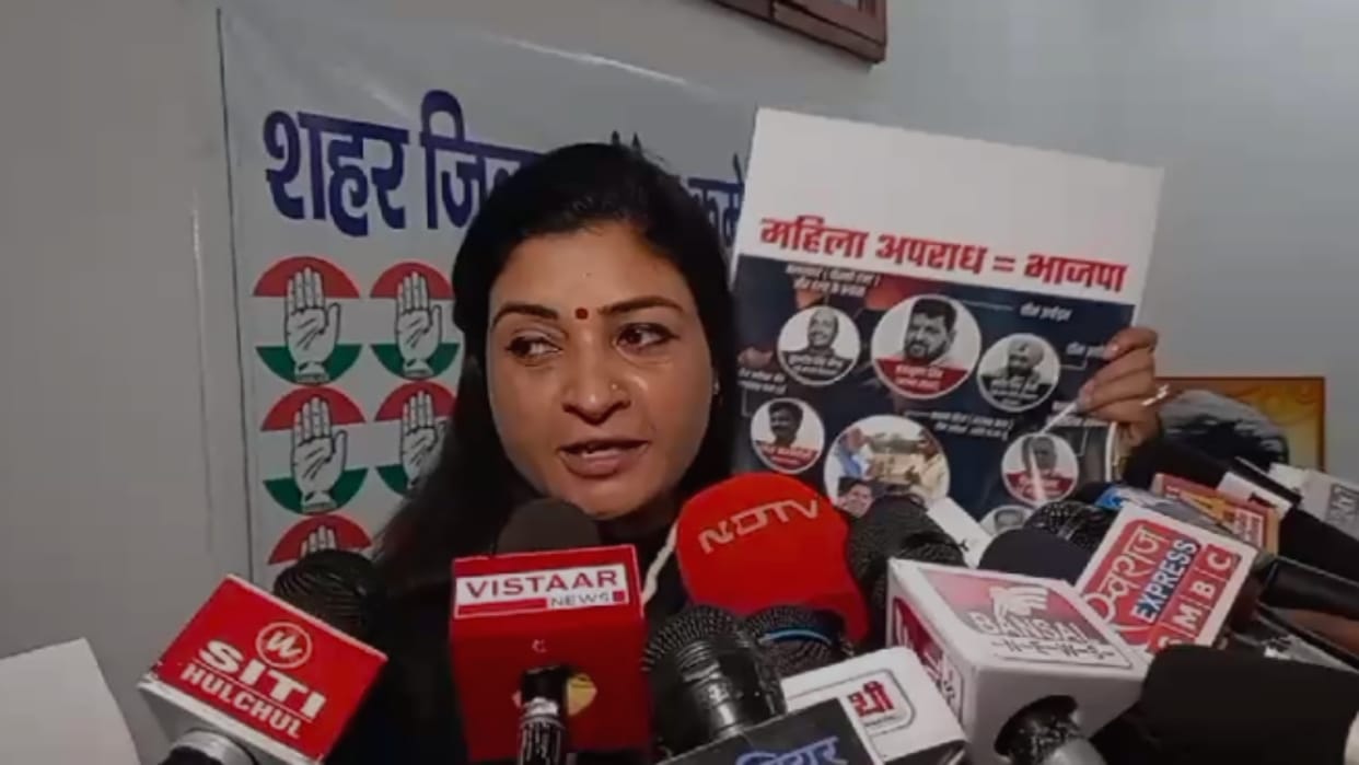 Alka Gwali Lambalior Tour Meeting with women regarding Rahul Gandhi Nyaya Yatra