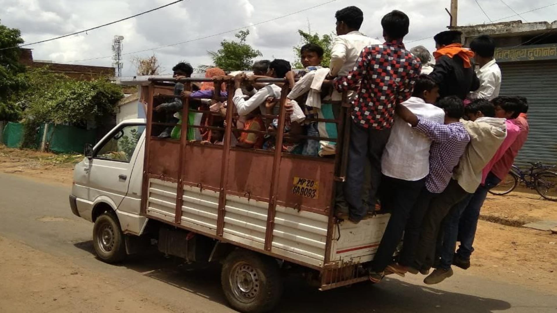 People of Damoh risk their lives to work as laborers