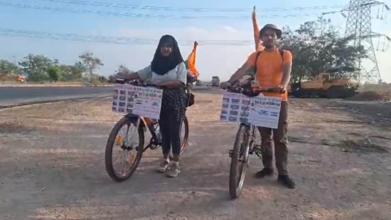 MP News Vow to make Narendra Modi Prime Minister again Muslim girl sets out to visit 12 Jyotirlingas