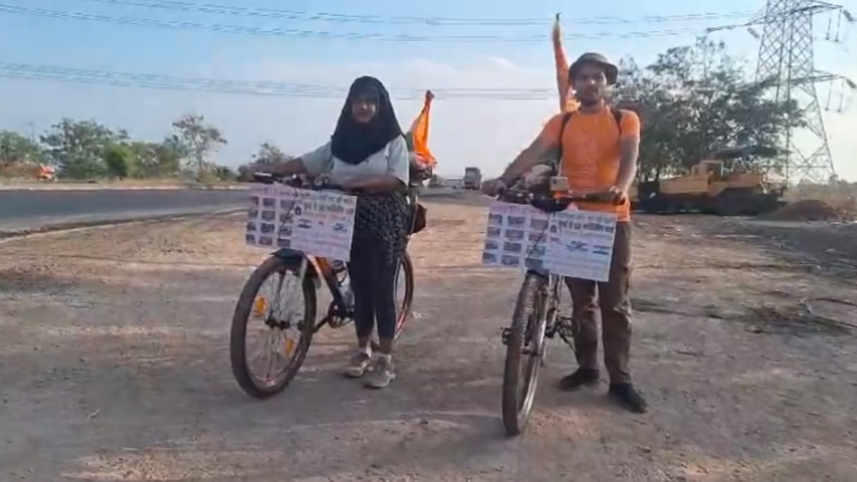 MP News Vow to make Narendra Modi Prime Minister again Muslim girl sets out to visit 12 Jyotirlingas