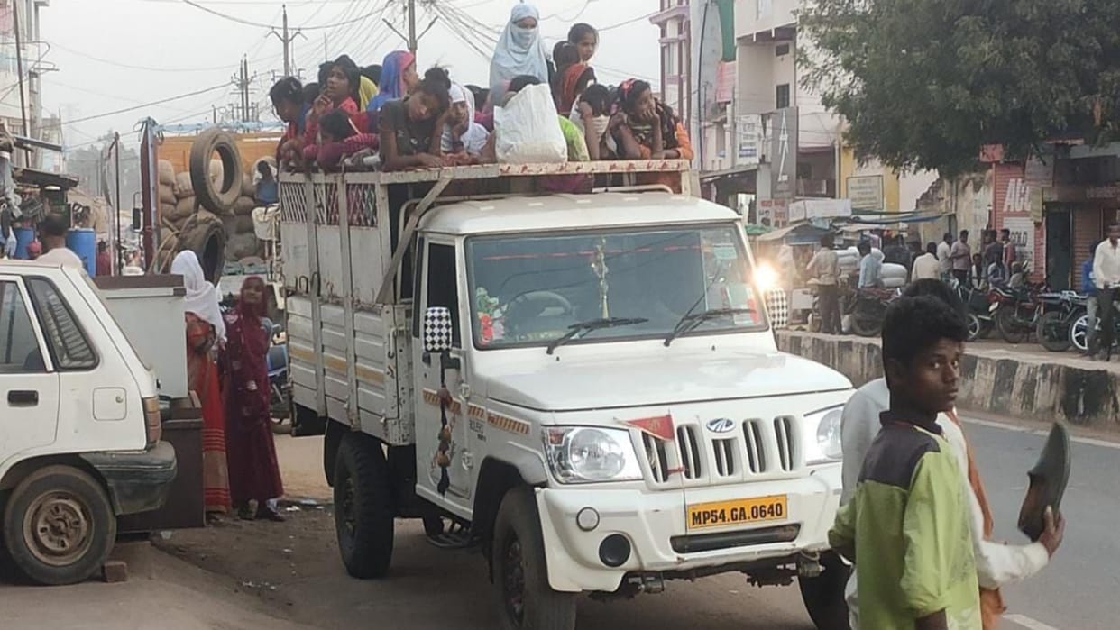 People of Damoh risk their lives to work as laborers