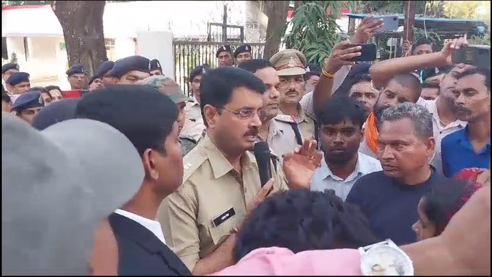 Protest in Bilaspur demanding repostmortem