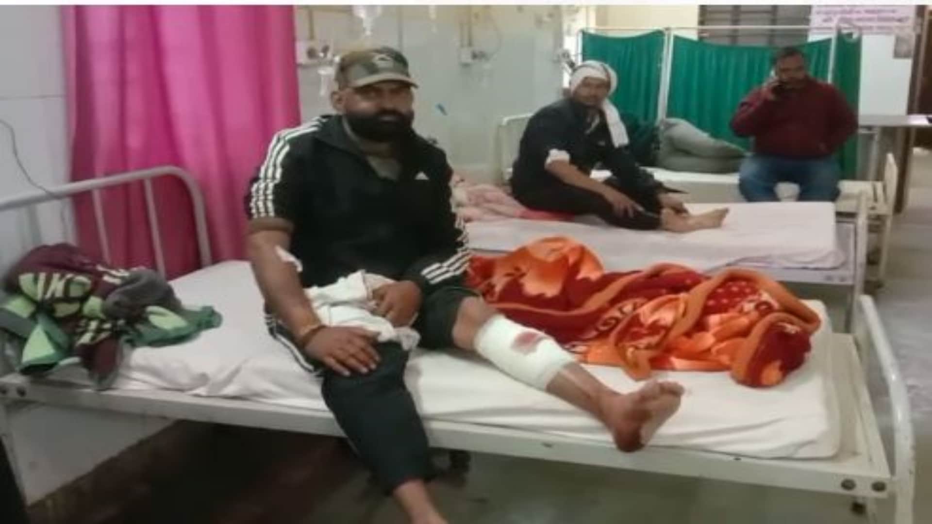 जिला अस्पताल में भर्ती घायल