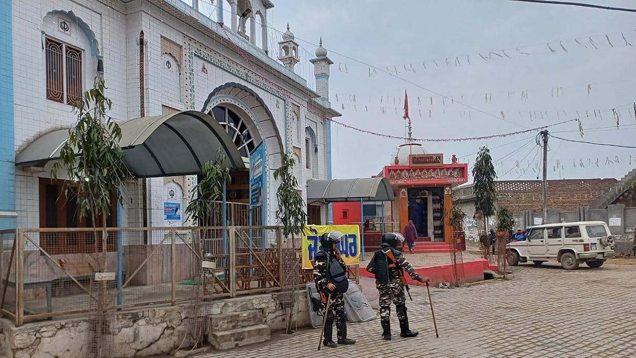 Tense atmosphere in village Chandpura of Fatehabad, Religious gathering in Gurudwara Sahib from today