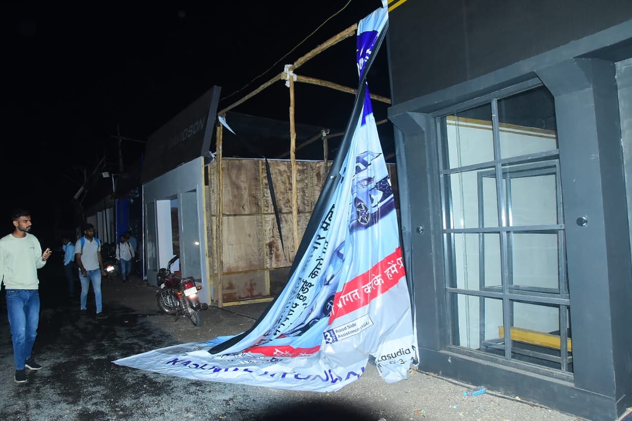 Ujjain: Storm devastates the Vikram Trade Fair of Vikramotsav, sheets of some shops were blown away