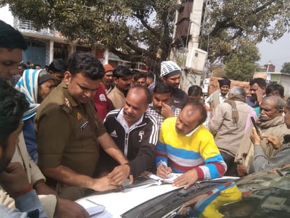 Four people died including mother and son in road accident in Bijnor