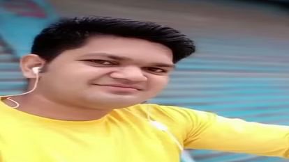 Aligarh News: पड़ोसी की छत पर सिलिंडर लेने गया युवक, हाईटेंशन लाइन के करंट से मौत Young man who went to neighbor roof to collect cylinder dies of electrocution