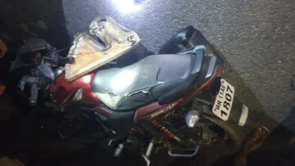 Purnea News: a bike rider hit a truck parked on roadside from behind; Young man died on spot