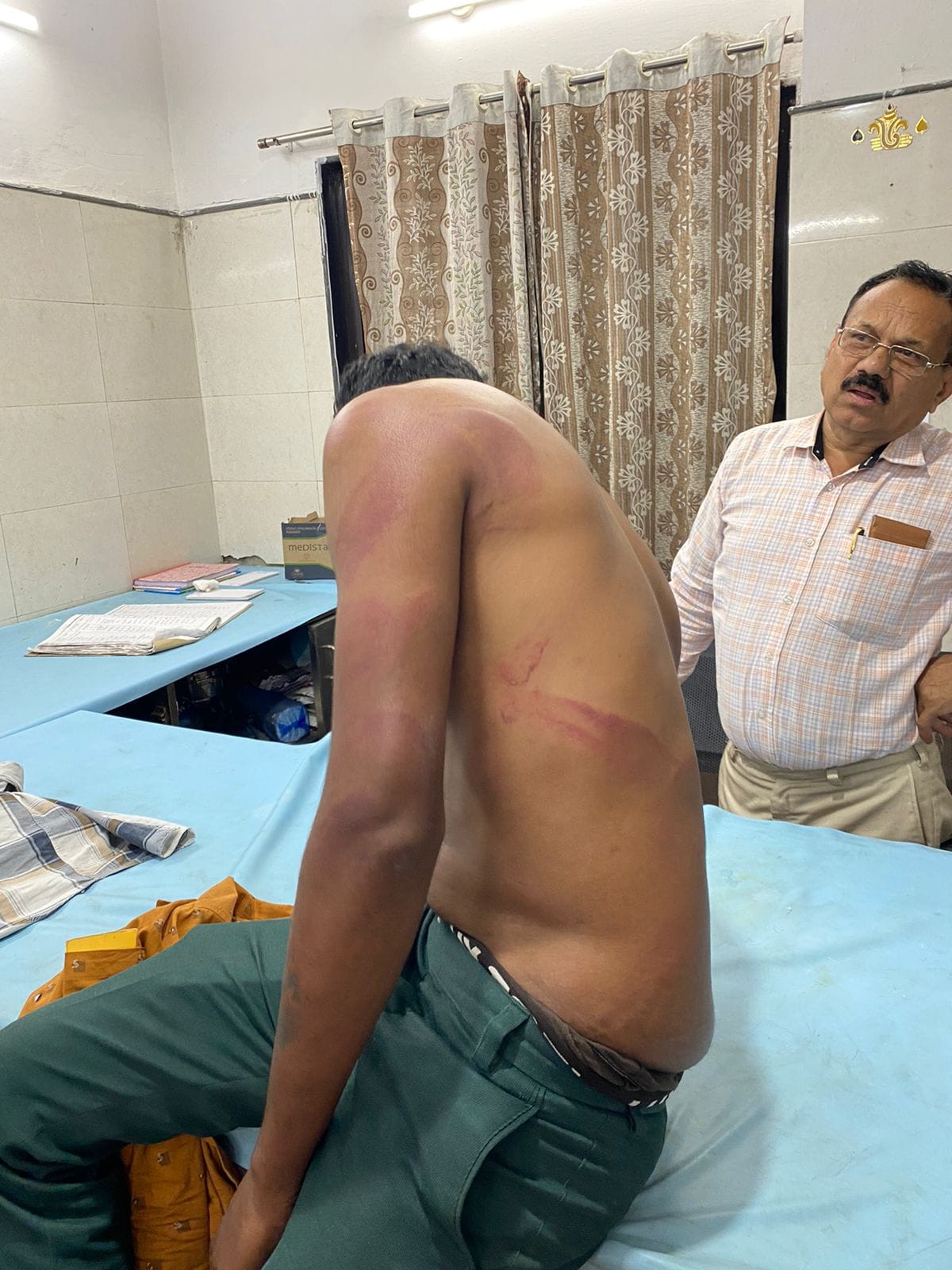 MP News: Case registered against half a dozen policemen including Ratibad TI for assaulting VHP workers
