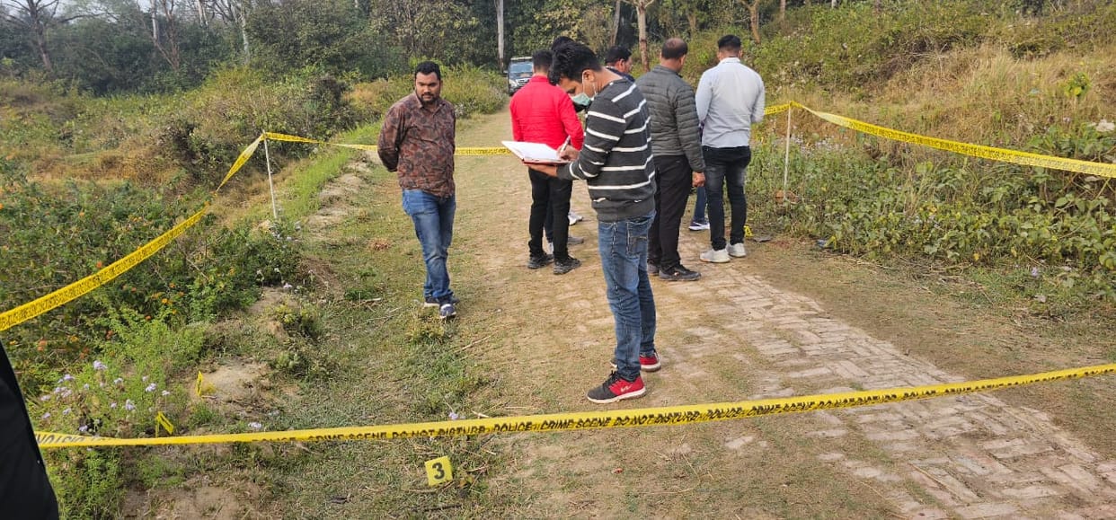 two goons arrested in police encounter in SItapur.