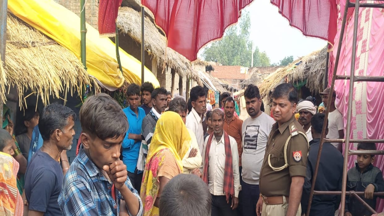 People from the girl side held the wedding procession hostage