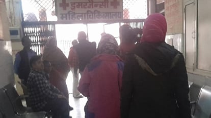 Hathras: शादी में स्वागत करने वाली अलीगढ़ की किशोरी को तंदूर वाले ले गए खेत में, किया दुष्कर्म, मुकदमा दर्ज Dushkarm of a wedding welcome teenage girl