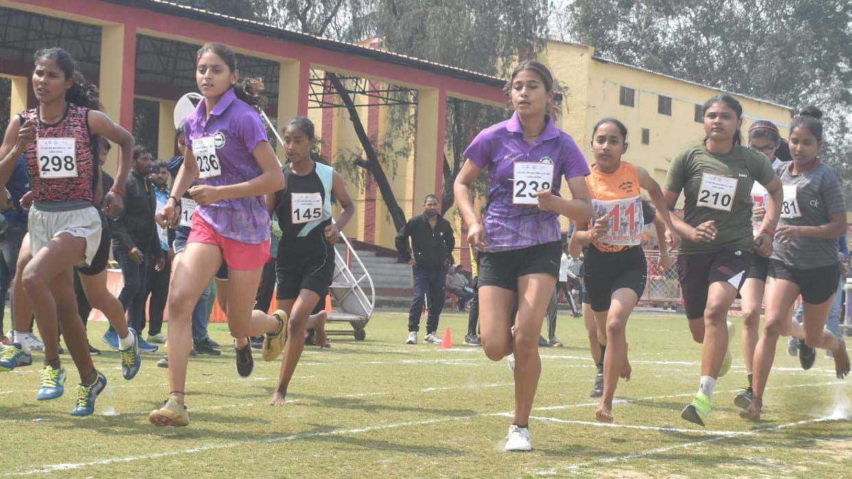 Gorakhpur's Ravi and Lucknow's Pratiksha top in 800 meter race
