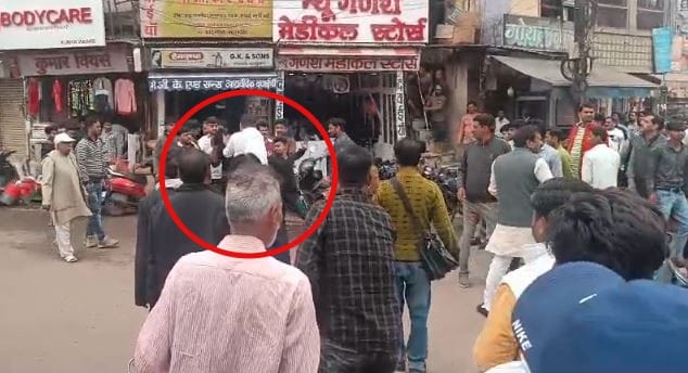 MP News: Supporters of BJP candidate clashed in front of Gwalior BJP office, bullets fired