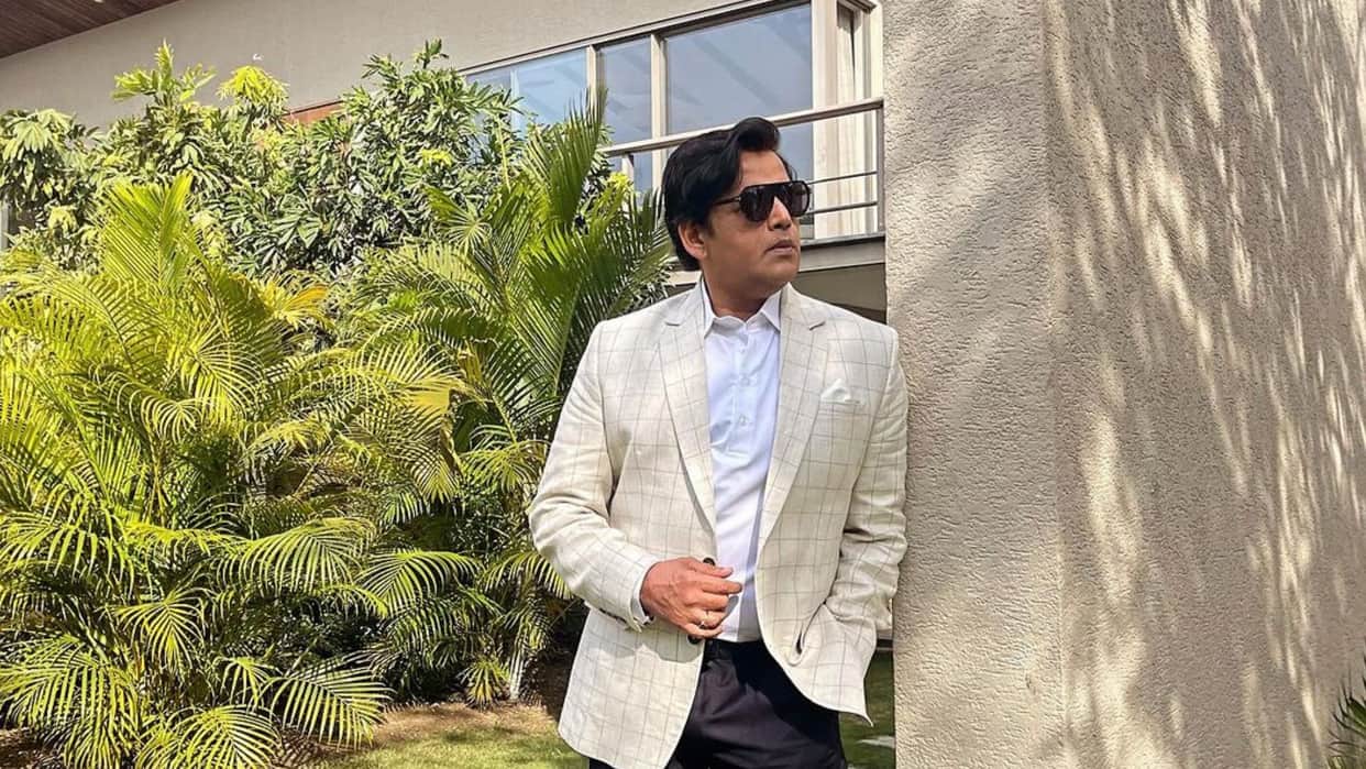 Ravi Kishan said that his father did not like the idea of being performing arts and would beat him regularly
