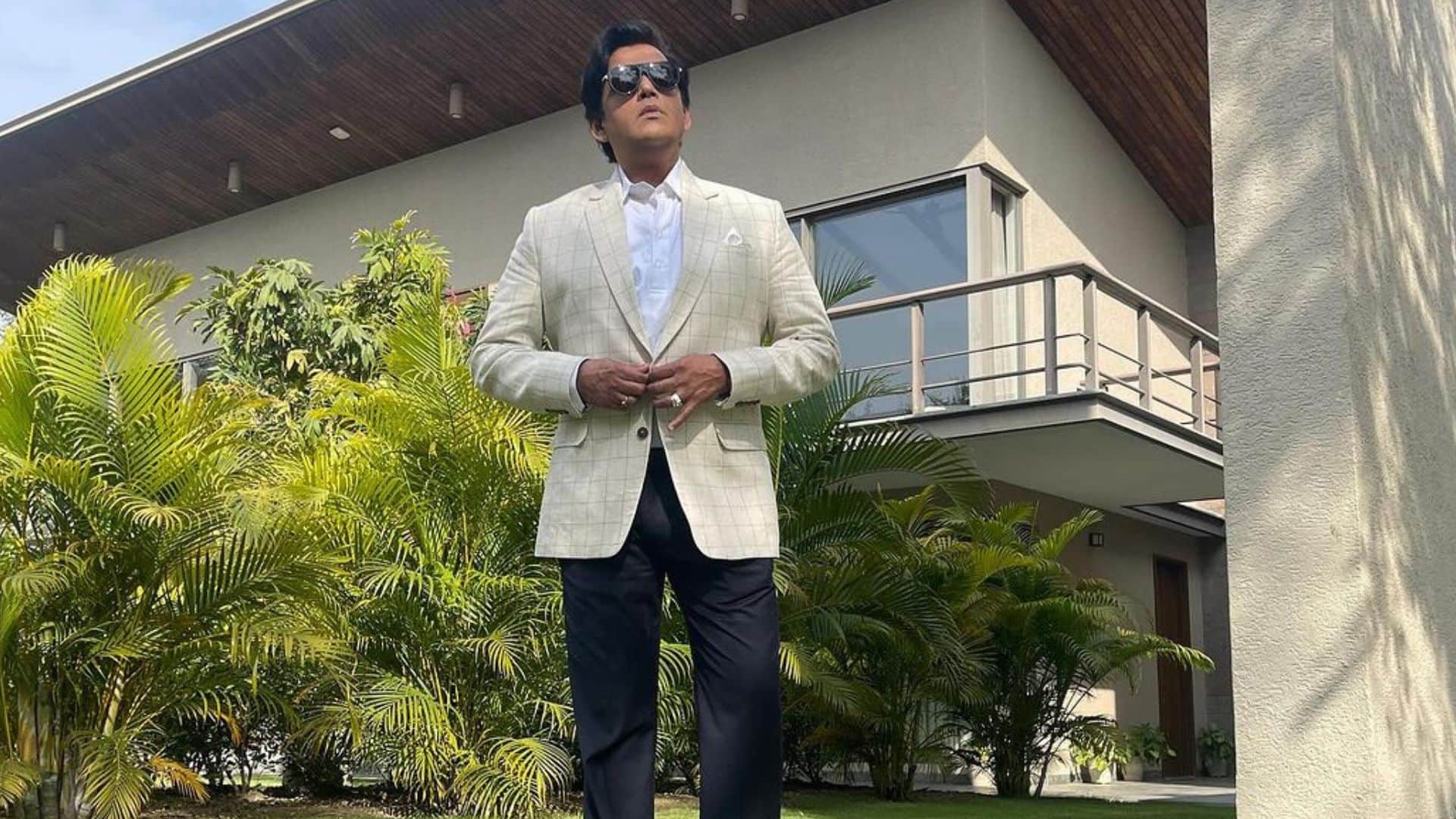 Ravi Kishan said that his father did not like the idea of being performing arts and would beat him regularly