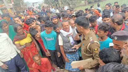 Sitamarhi News: A mother who was going to get medicine for her son was crushed by a truck, both died