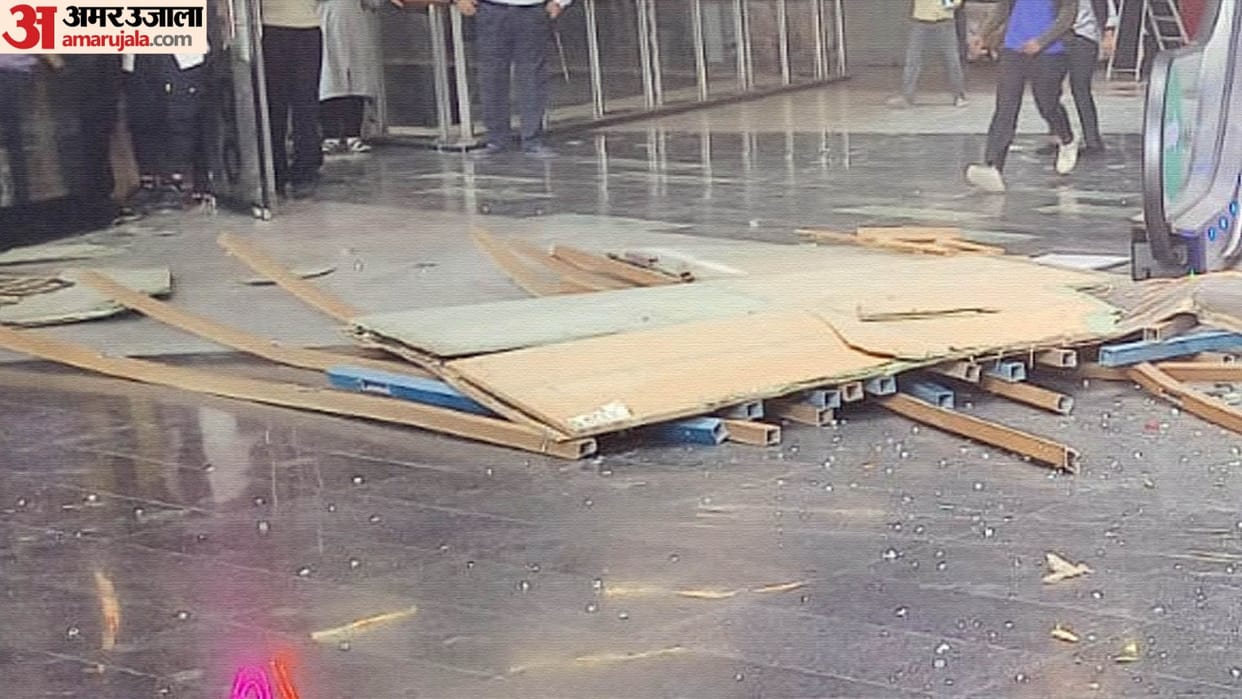 Two people died after grill fell on construction site in Greater Noida West
