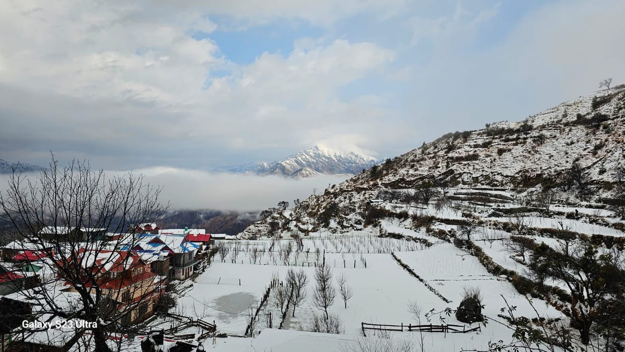Uttarakhand Weather Update rainfall and Snowfall Yellow Alert in Hilly area