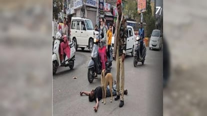 UP: dog kept guarding drunk owner from vehicle after he was lying unconscious middle of the road